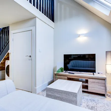Stylish Modern 1br Mezzanine In Centre * Leeds (West Yorkshire)