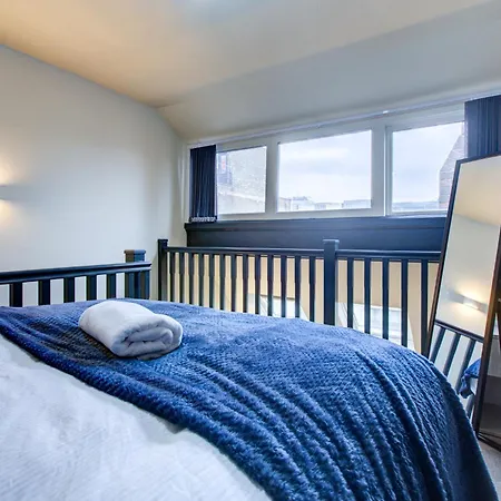 Stylish Modern 1br Mezzanine In Centre